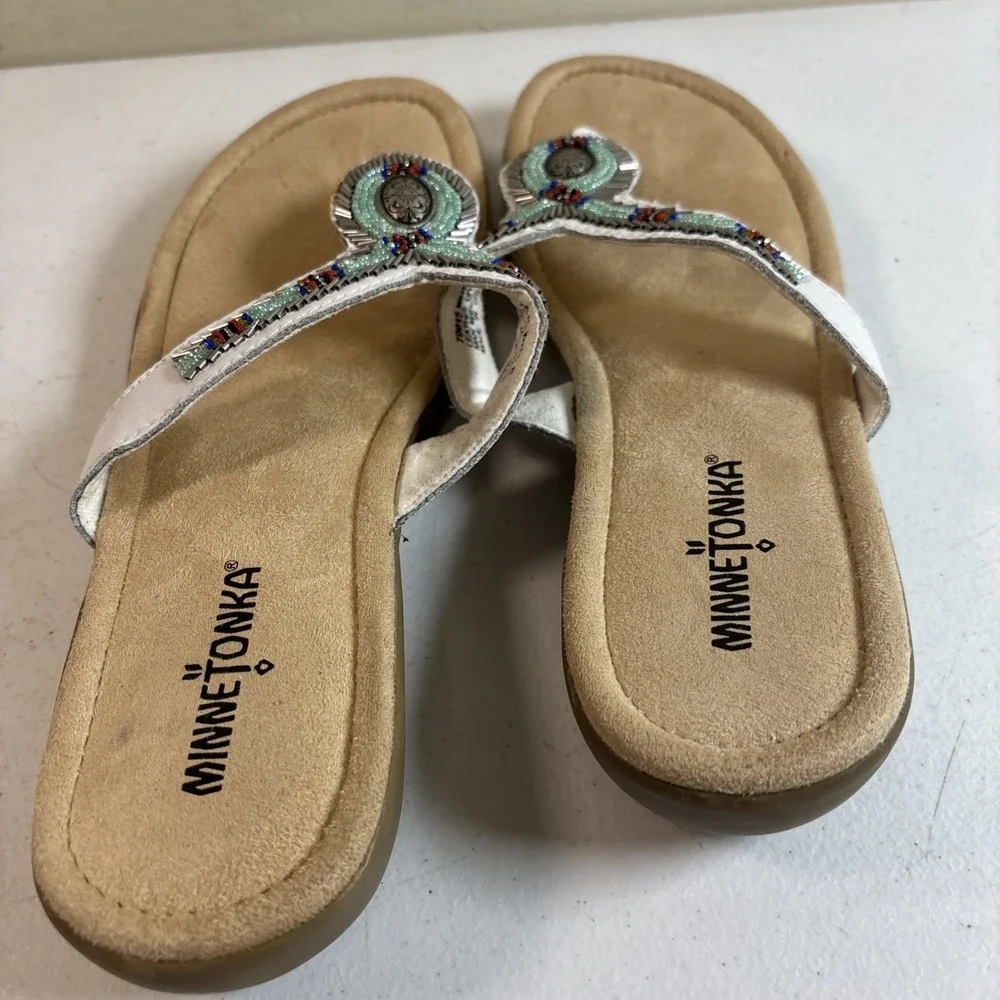 Minnetonka White Leather Thong Sandals Womens Sz 8‎ Blue Silver Beaded Accents
